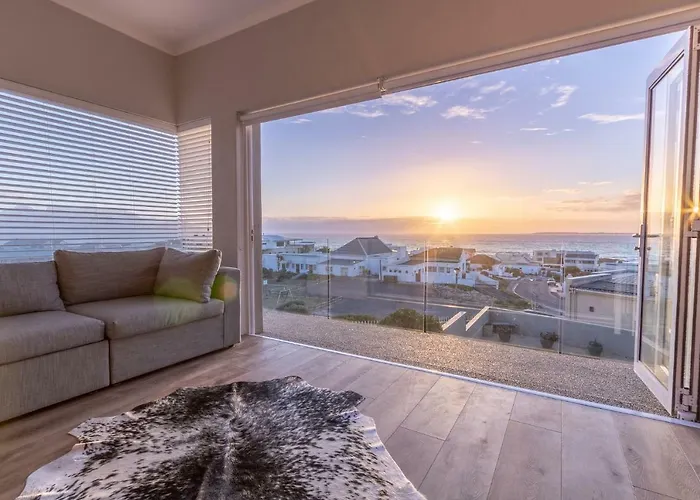 Small Bay Beach Suites